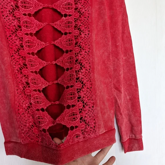 FRESHWEAR crochet lace back red Sweatshirt - Picture 4 of 9
